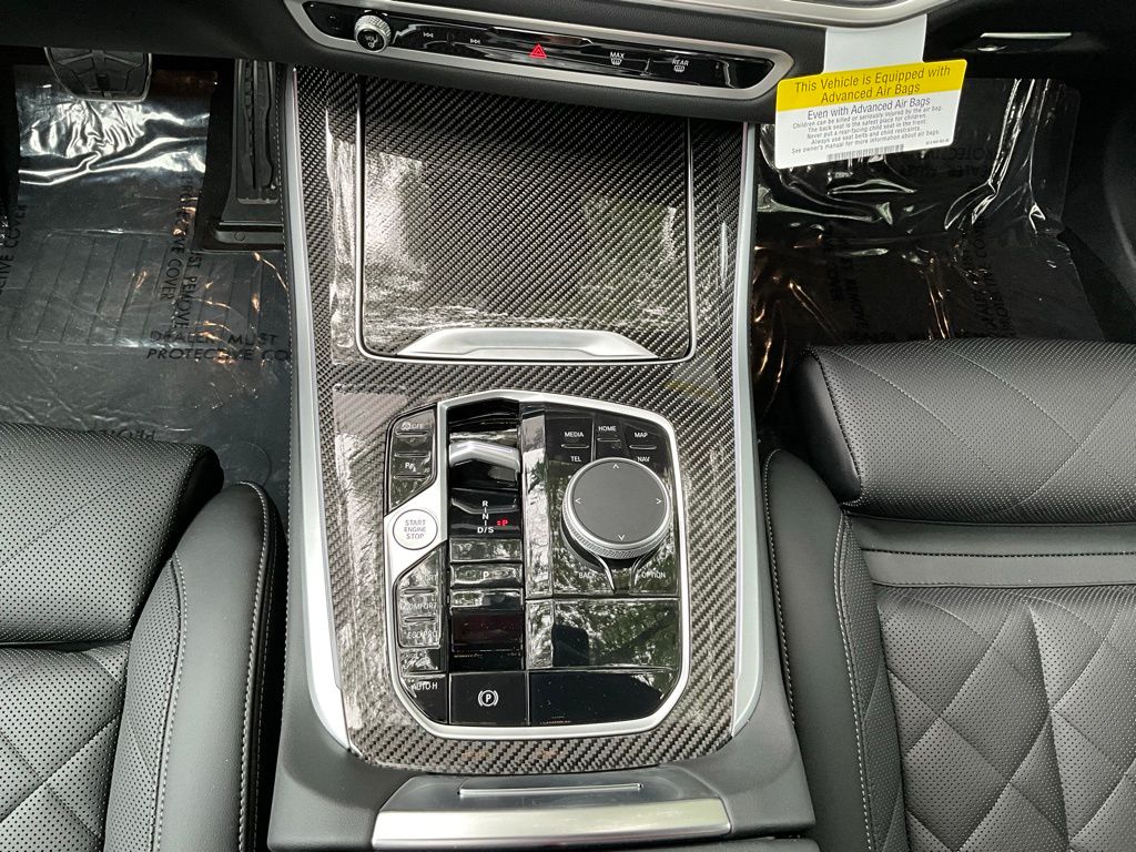 Used 2025 Alpine White BMW M60i image 13