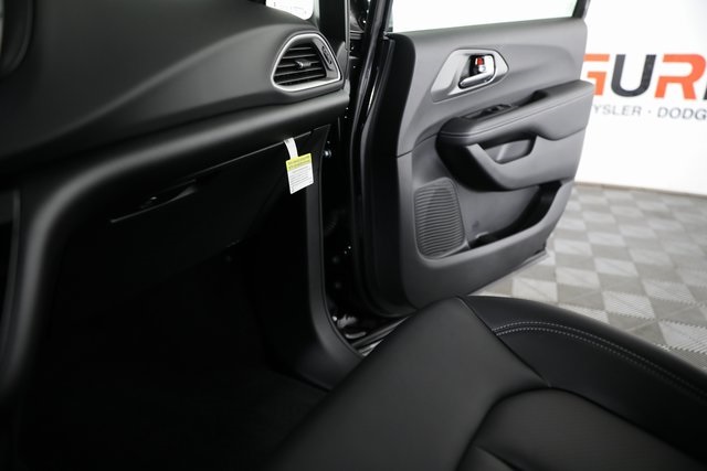 2026 Chrysler Voyager LX photo 14