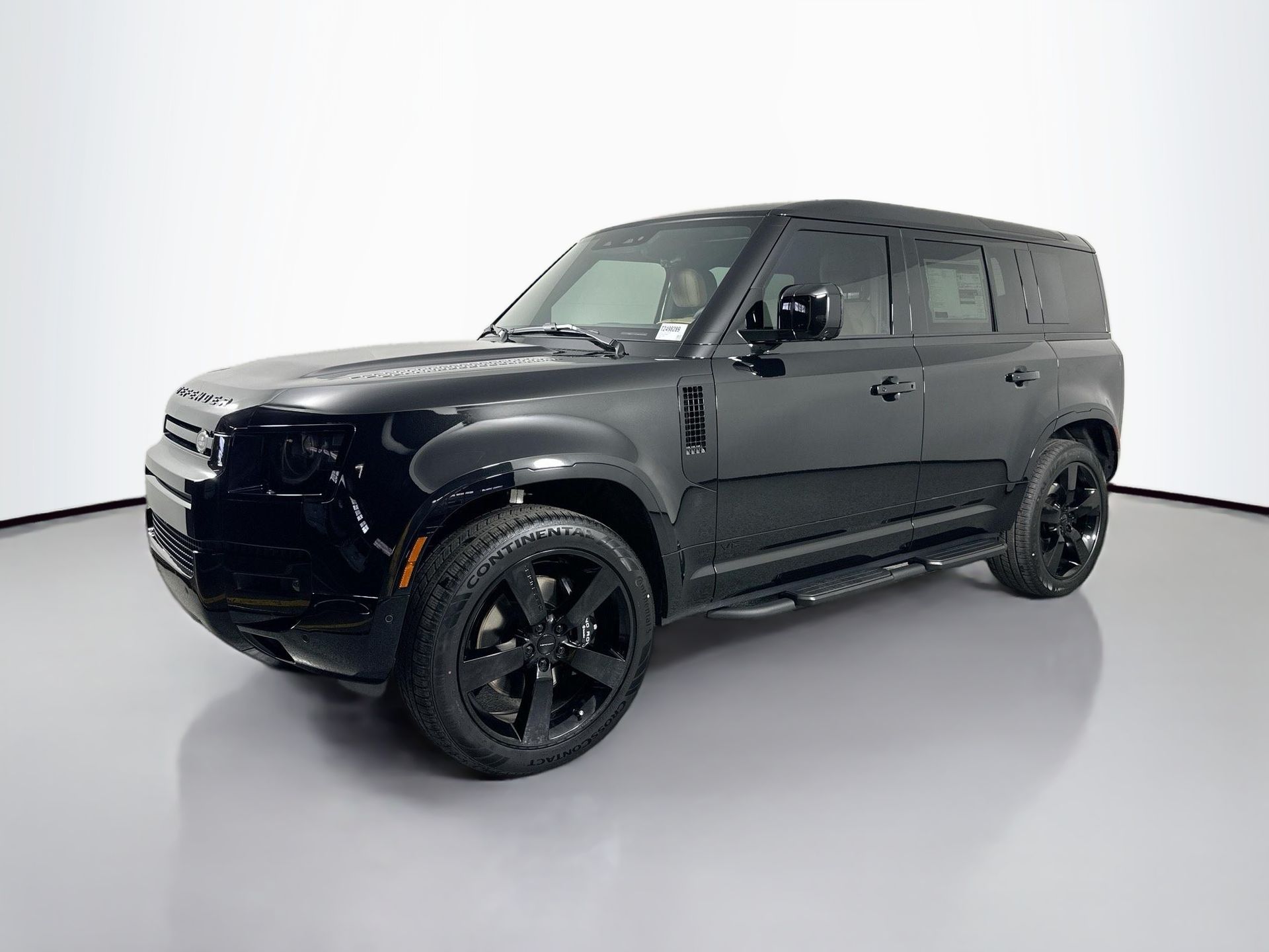 2026 Land Rover Defender V8's photo