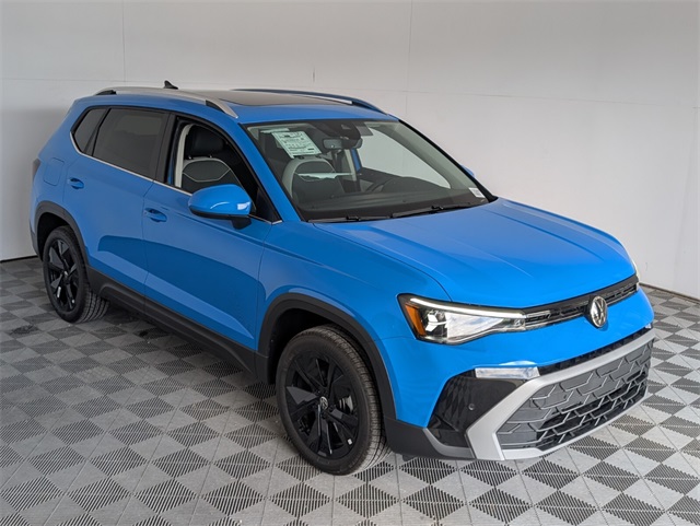 2025 Volkswagen Taos SE photo 2