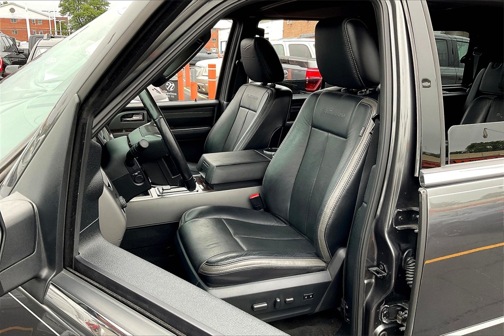 2016 Ford Expedition Platinum photo 22