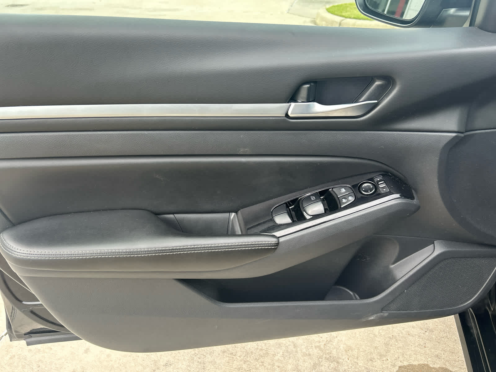 2023 Nissan Altima 2.5 SV photo 6