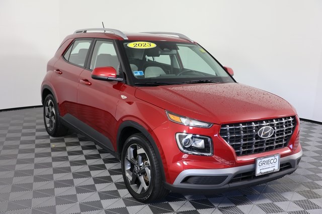 2023 Hyundai Venue SEL's photo