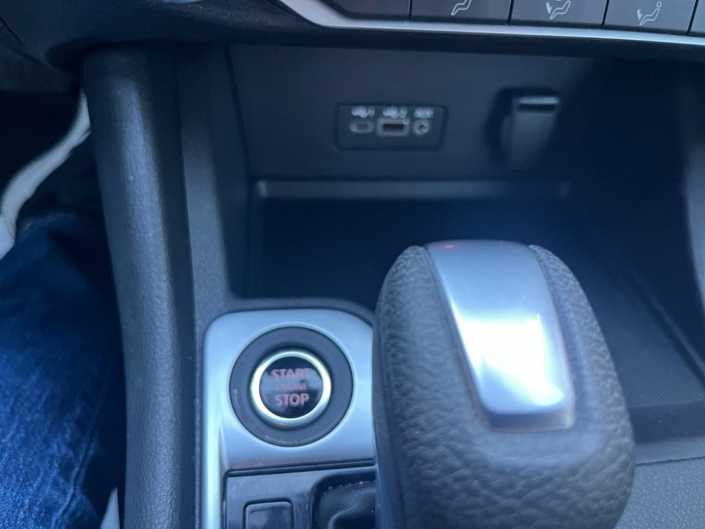 2022 Nissan Sentra SV photo 28
