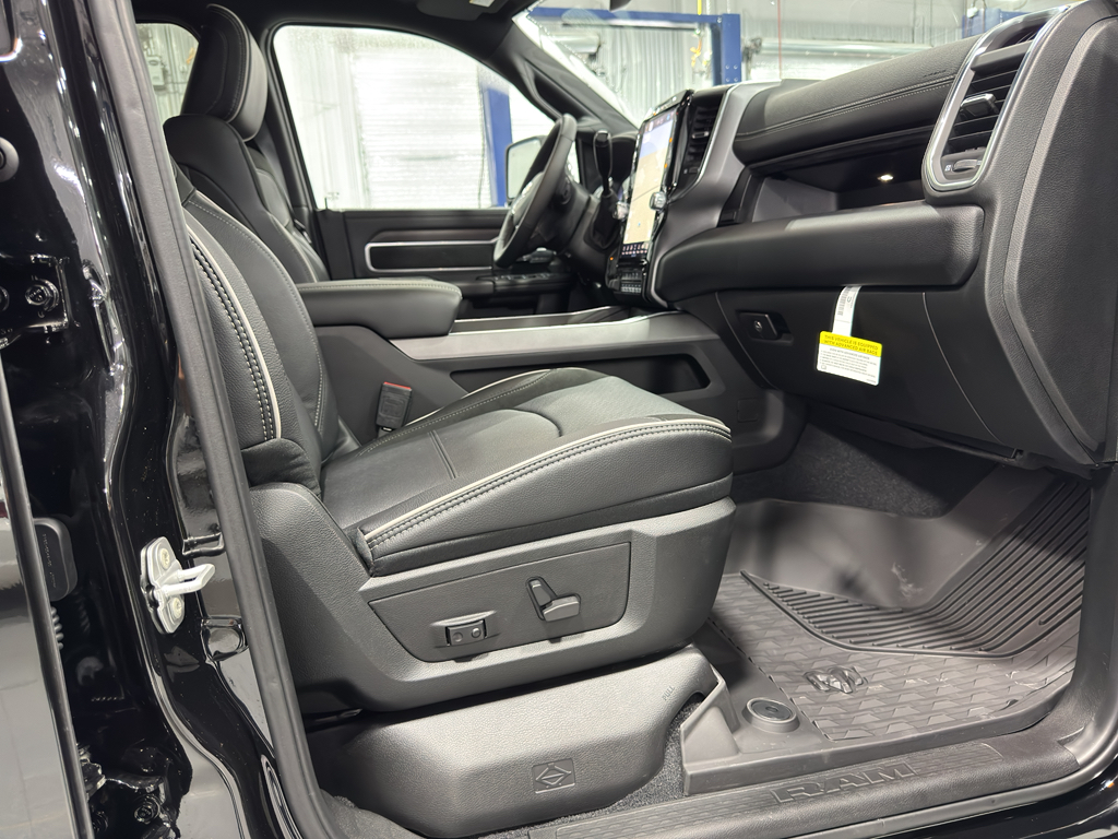 2025 Ram 2500 Laramie photo 12