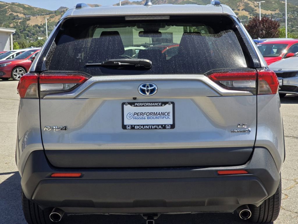 2022 Toyota RAV4 Hybrid LE photo 17