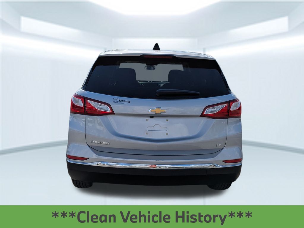 2019 Chevrolet Equinox LT photo 2