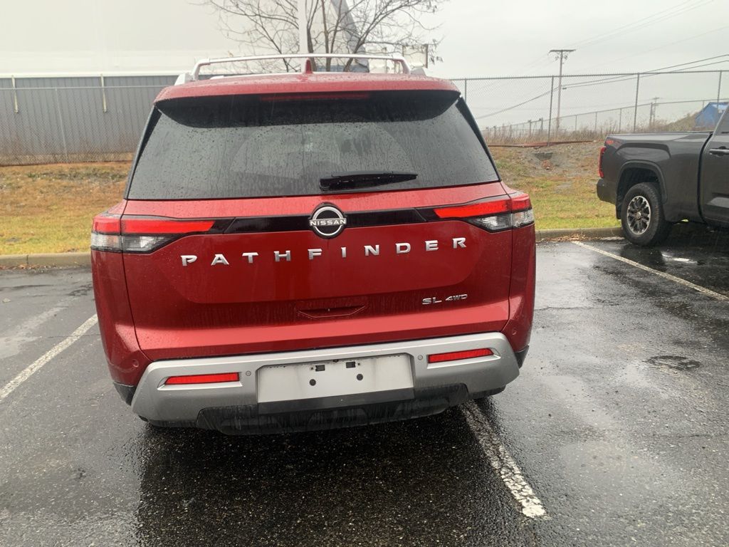 2022 Nissan Pathfinder SL photo 3