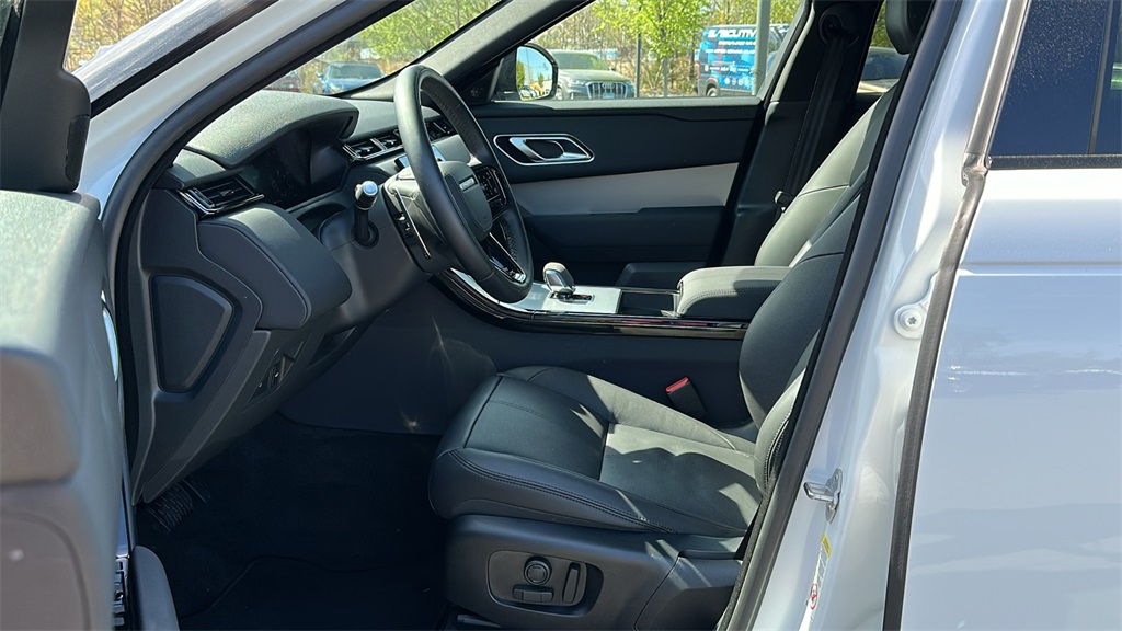 2025 Land Rover Range Rover Velar S photo 10