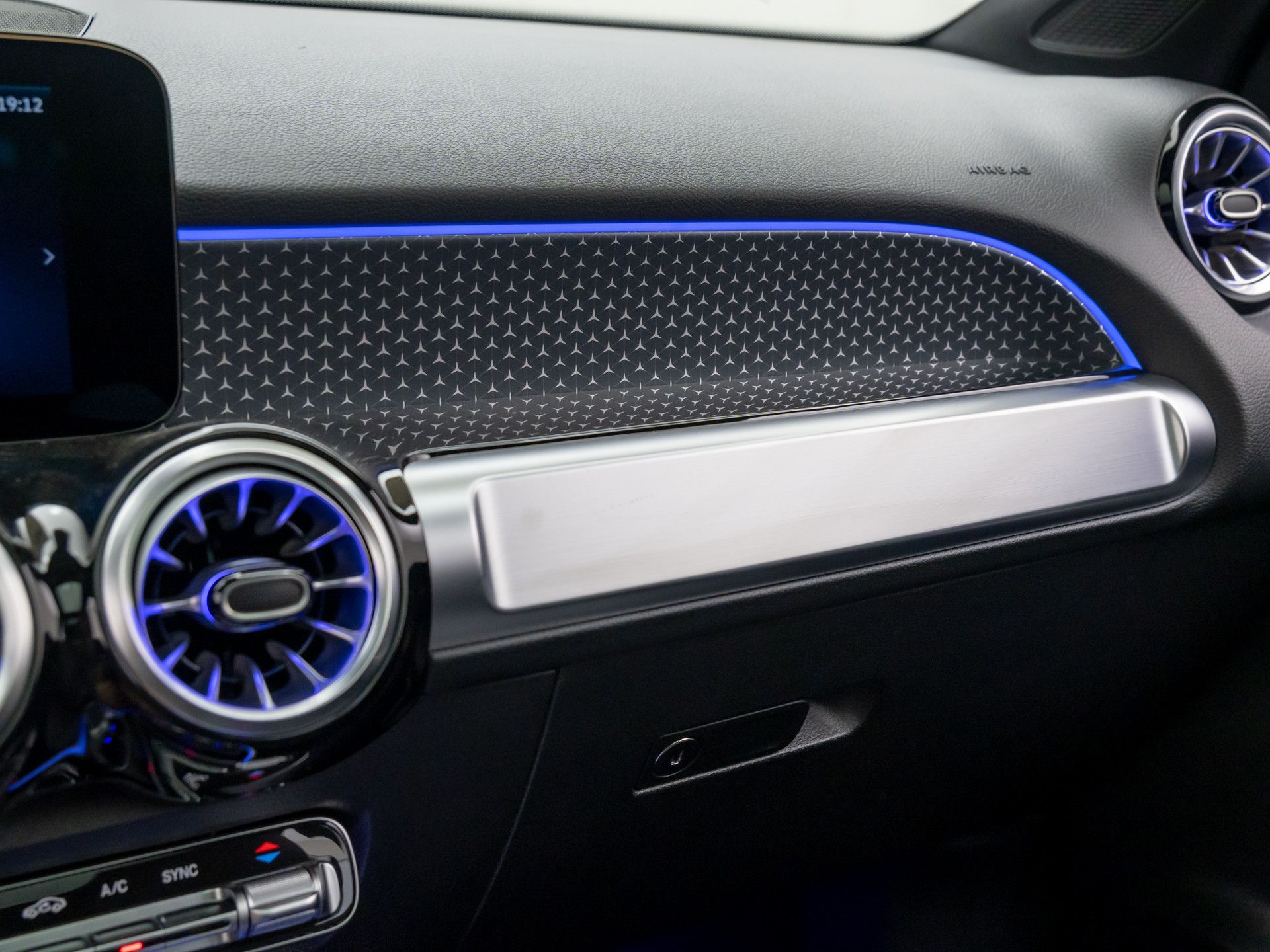 2025 Mercedes Benz GLB 250 4MATIC photo 26