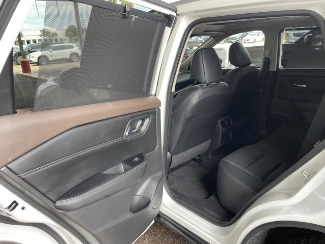2023 Nissan Rogue SV photo 27