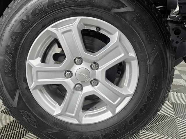 2019 Jeep Wrangler Sport S photo 2