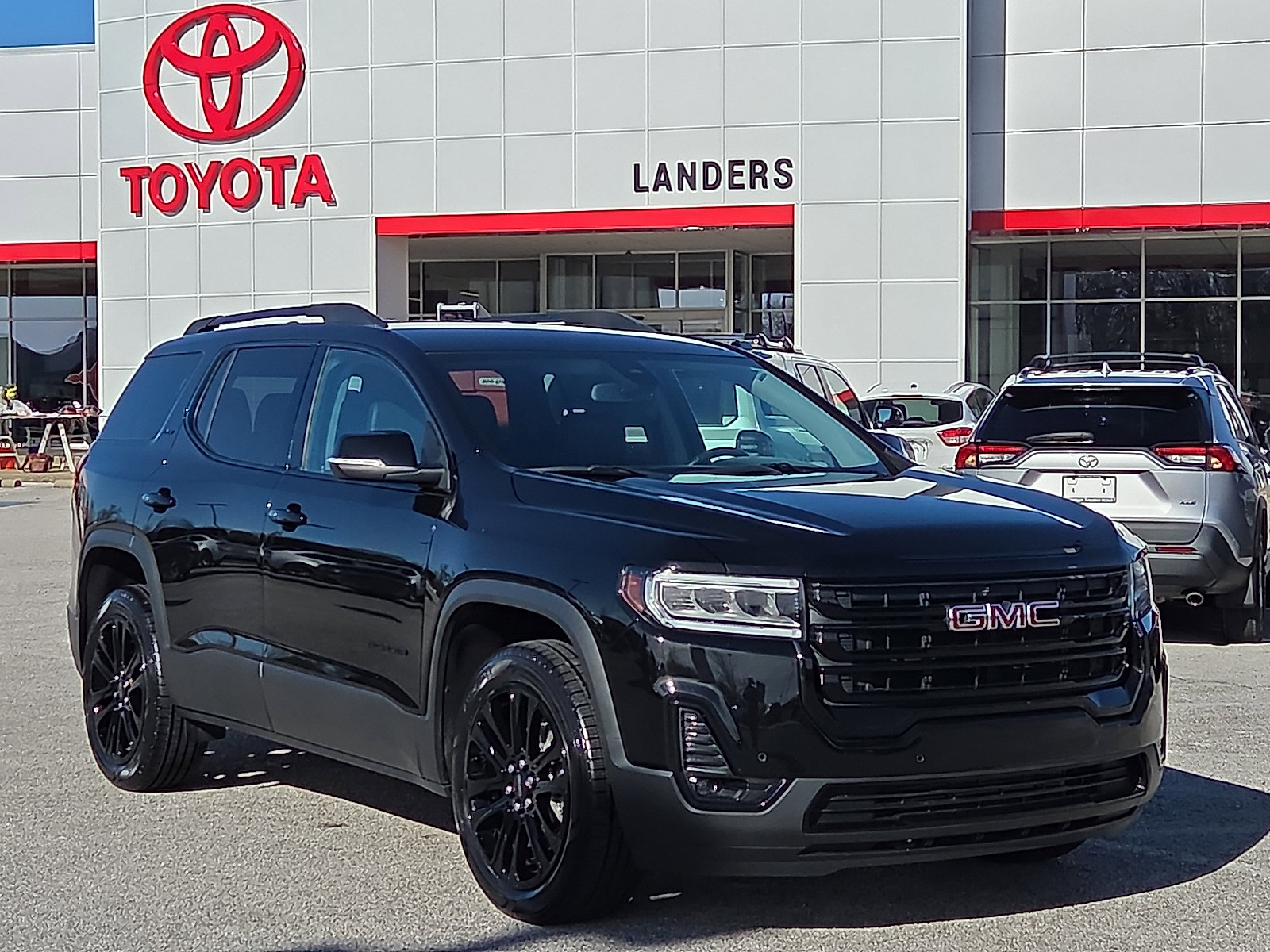 2023 GMC Acadia SL's photo