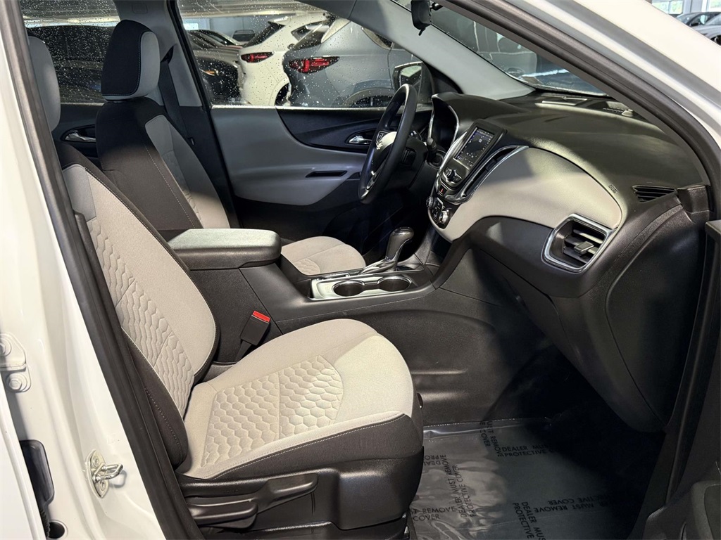2020 Chevrolet Equinox LS photo 12