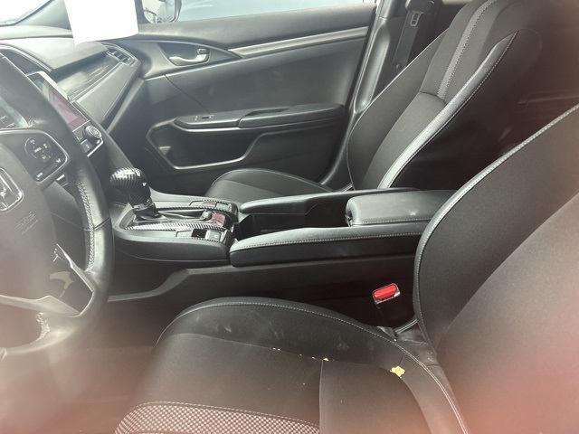 2019 Honda Civic Sport photo 4