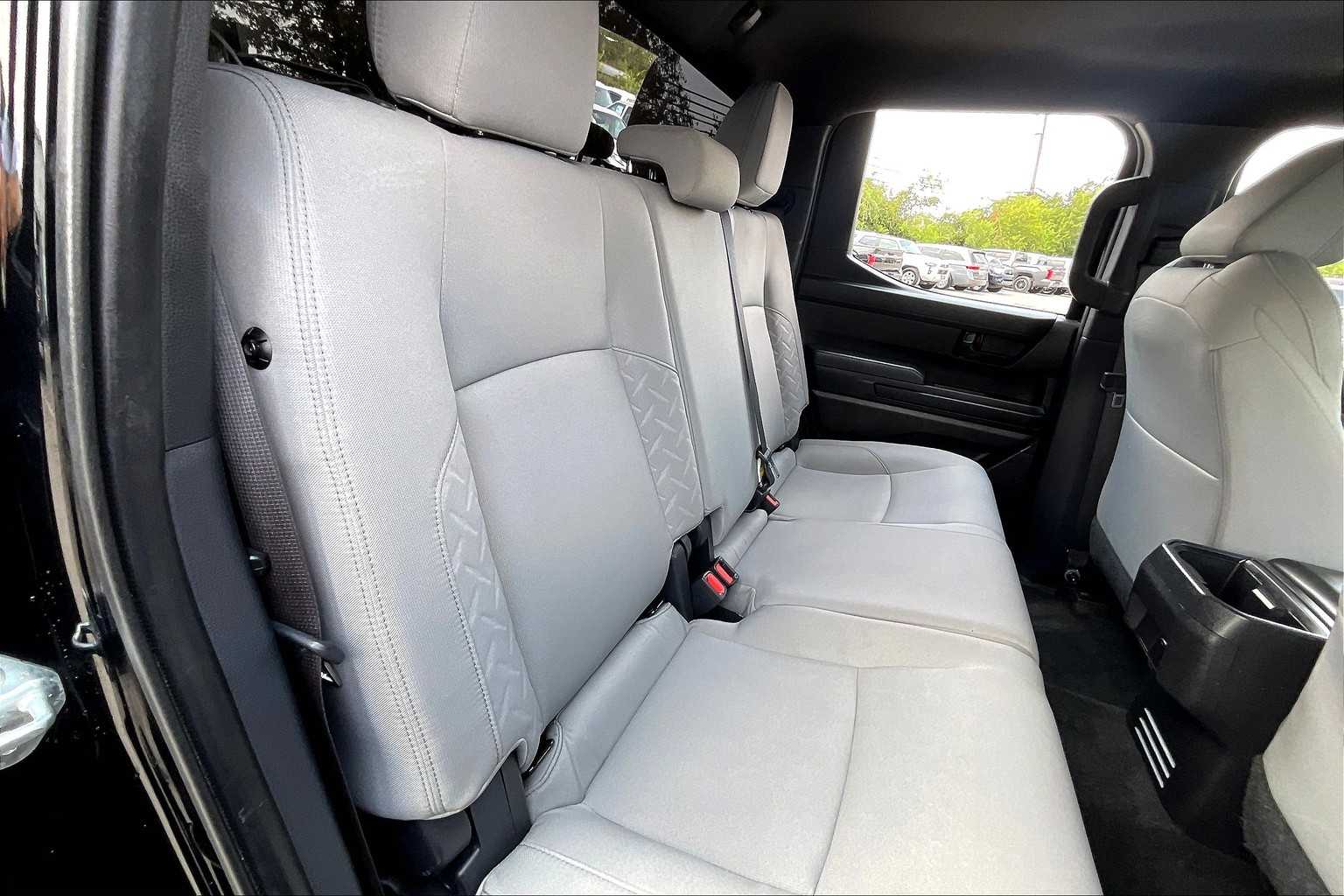 2024 Toyota Tacoma SR5 Double Cab photo 18