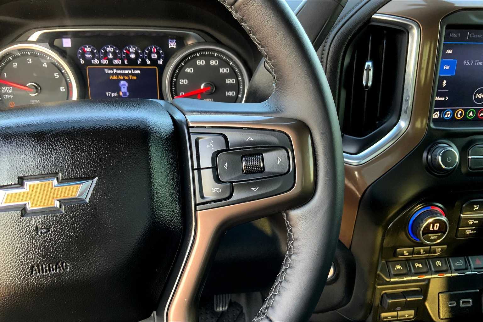 2019 Chevrolet Silverado 1500 High Country photo 23