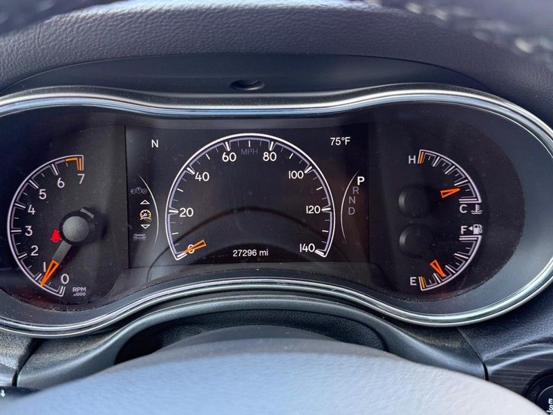 2021 Jeep Grand Cherokee Anniversary Edition photo 20