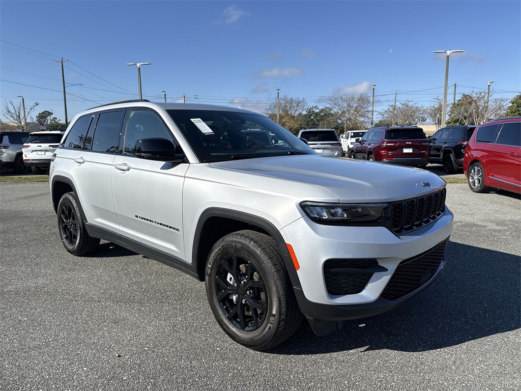 2025 Jeep Grand Cherokee Altitude's photo