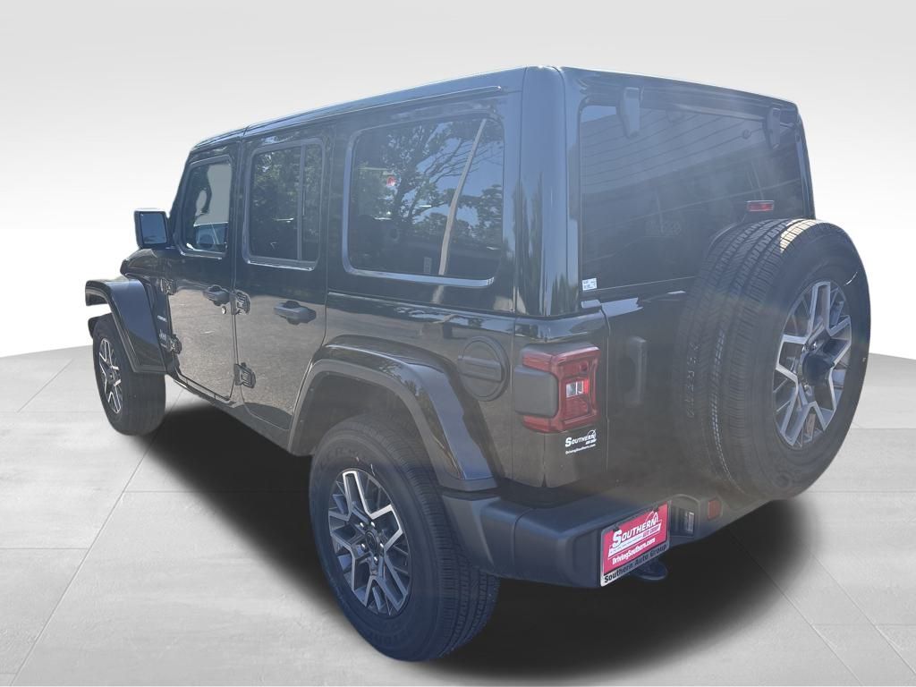 2024 Jeep Wrangler Sahara photo 4