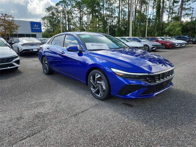 2025 Hyundai Elantra Limited's photo