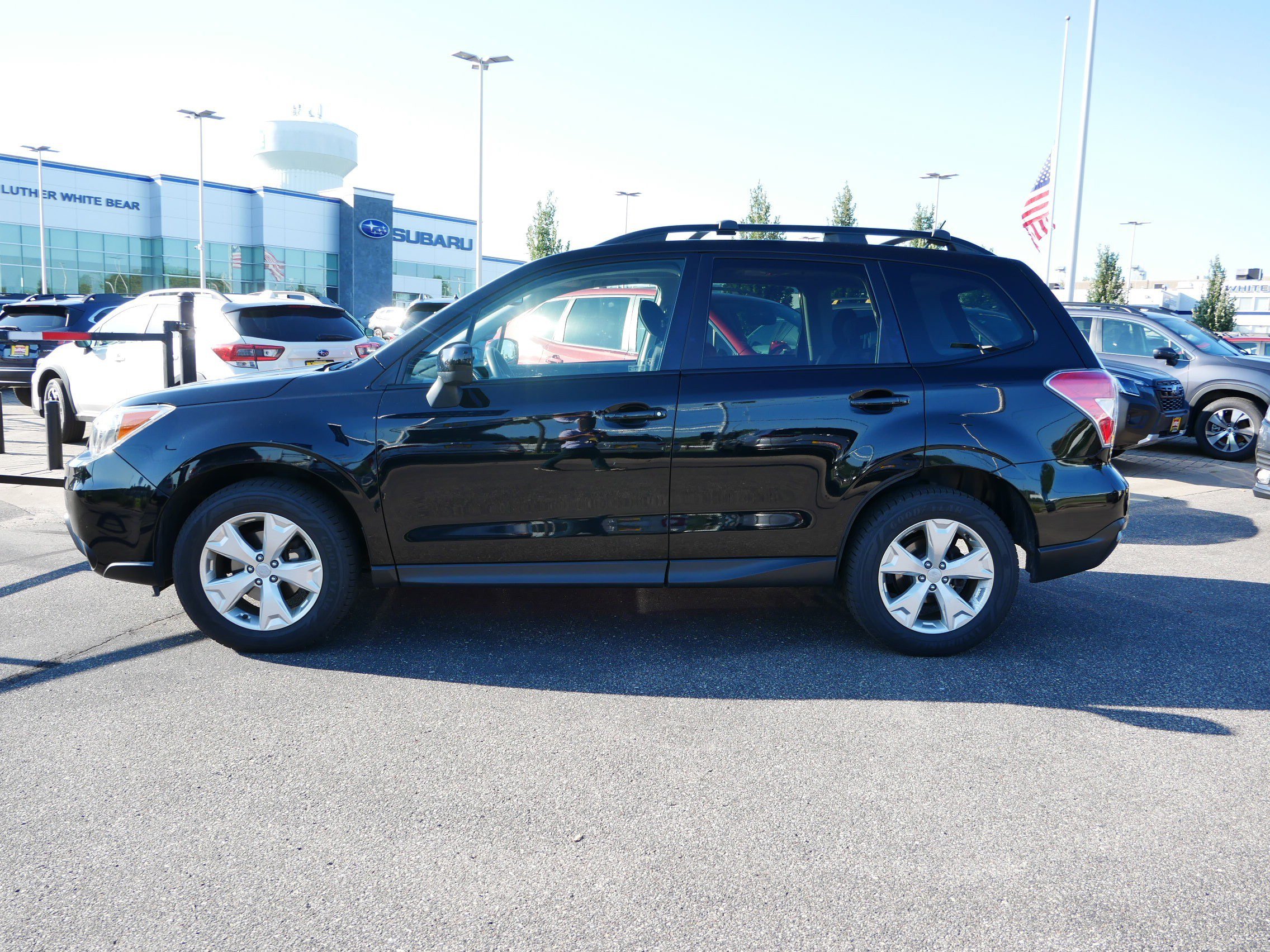 2015 Subaru Forester 2.5i Premium photo 3