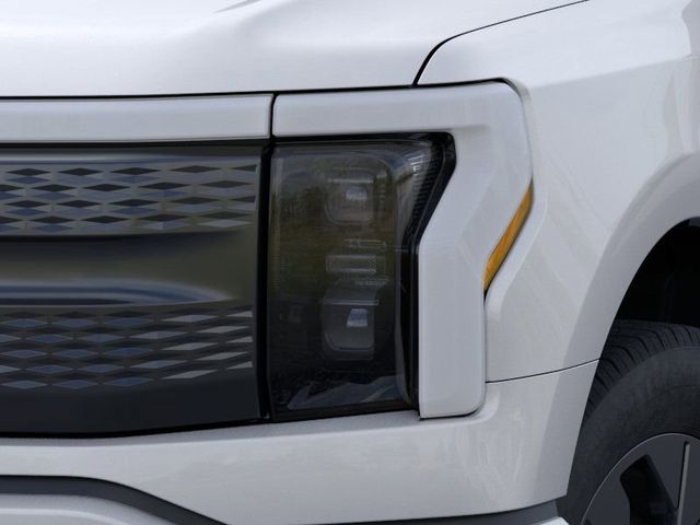 2025 Ford F-150 Lightning photo 18