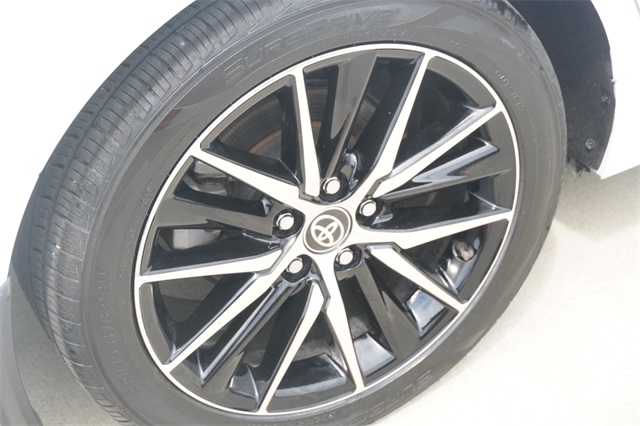 2024 Toyota Camry SE photo 9