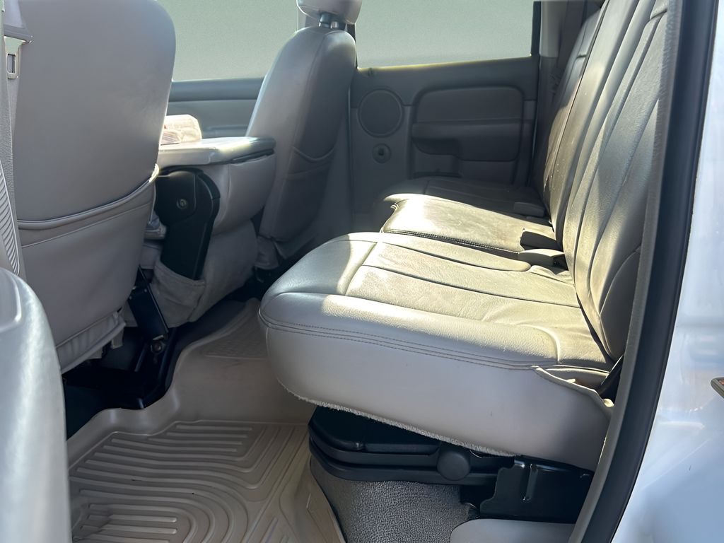 2004 Dodge Ram SLT photo 19