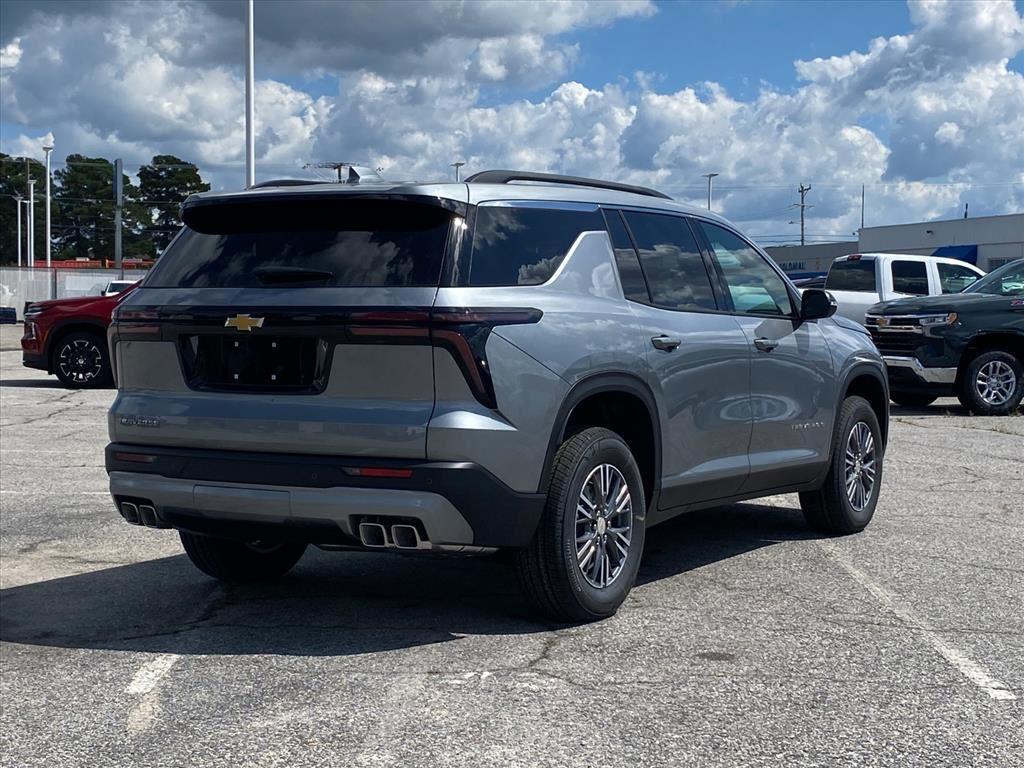 2026 Chevrolet Traverse photo 2