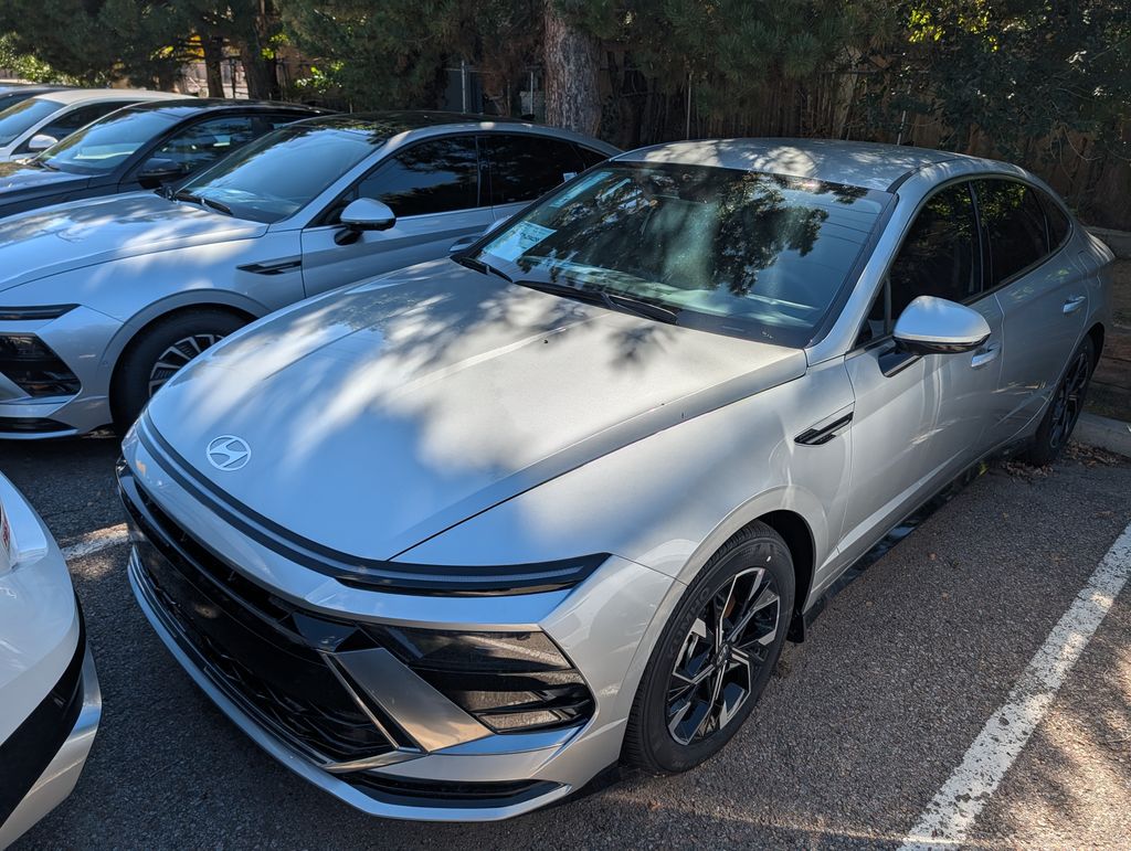 2025 Hyundai Sonata SEL photo 2
