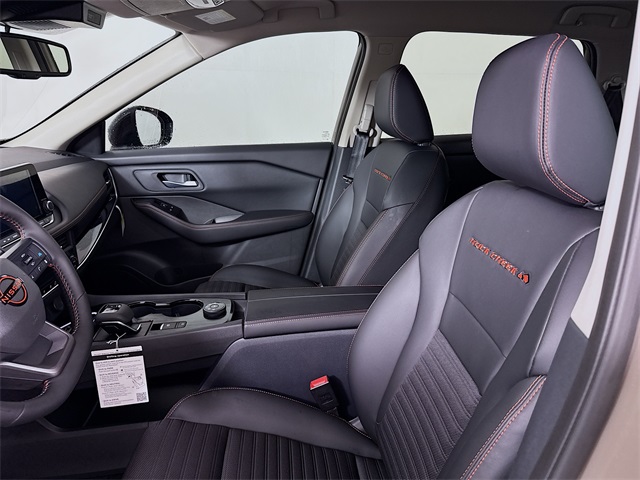 2026 Nissan Rogue SV photo 4