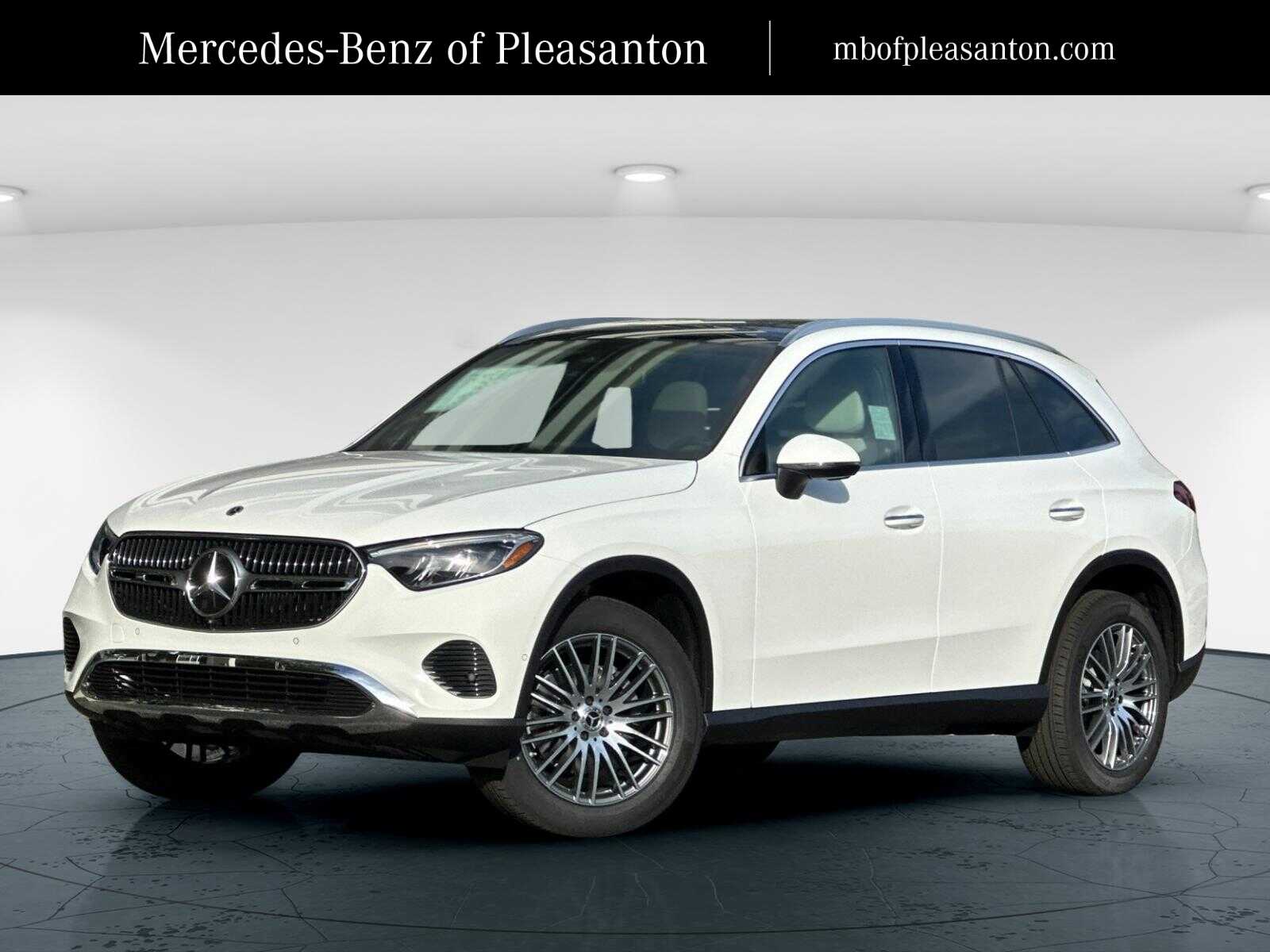 2026 Mercedes Benz GLC 300 photo 2