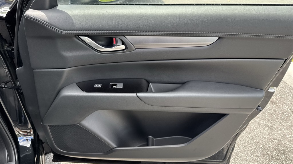 2025 Mazda CX-5 2.5 Select photo 40