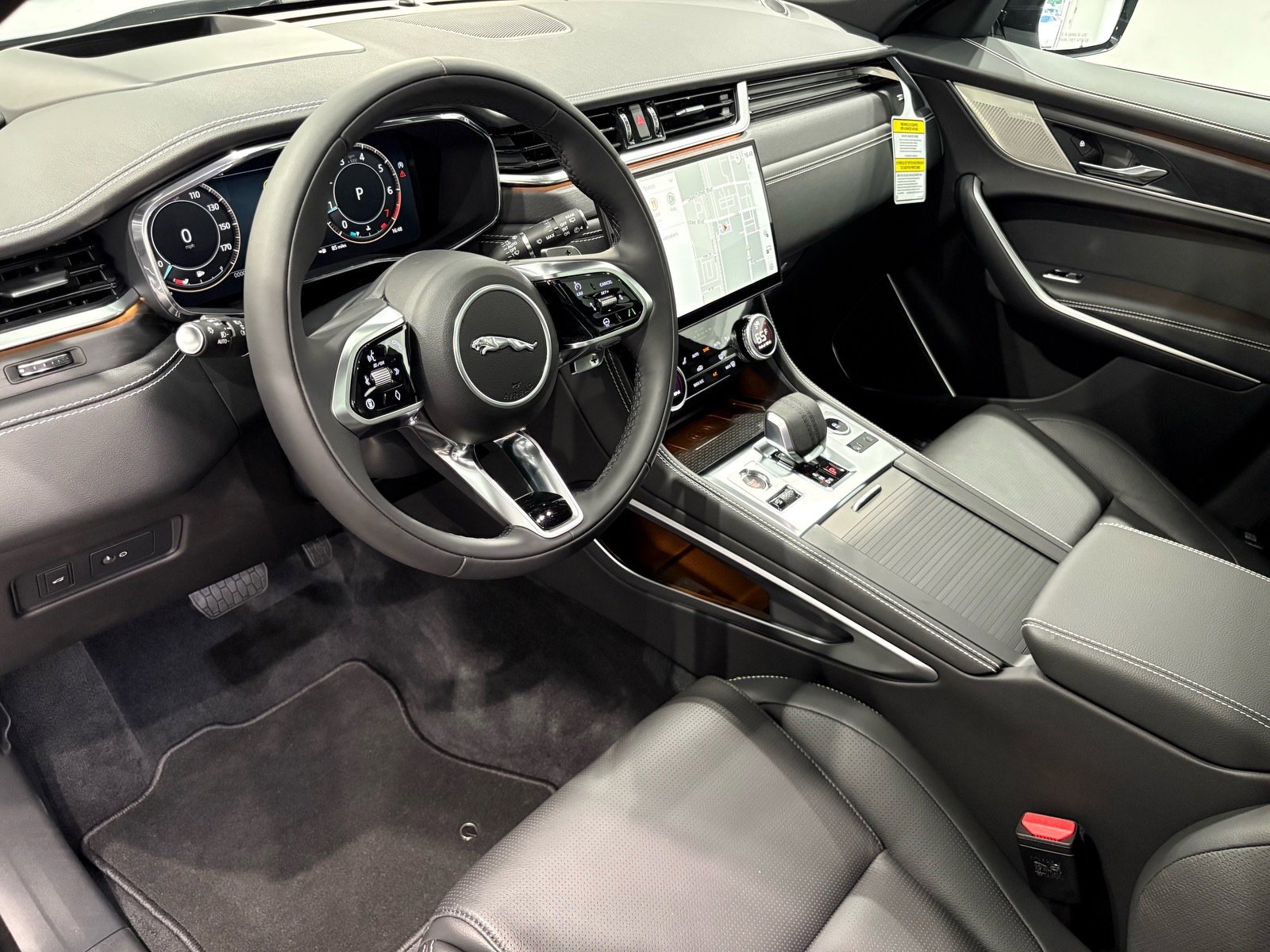 2026 Jaguar F-PACE R-Dynamic S P250 photo 6