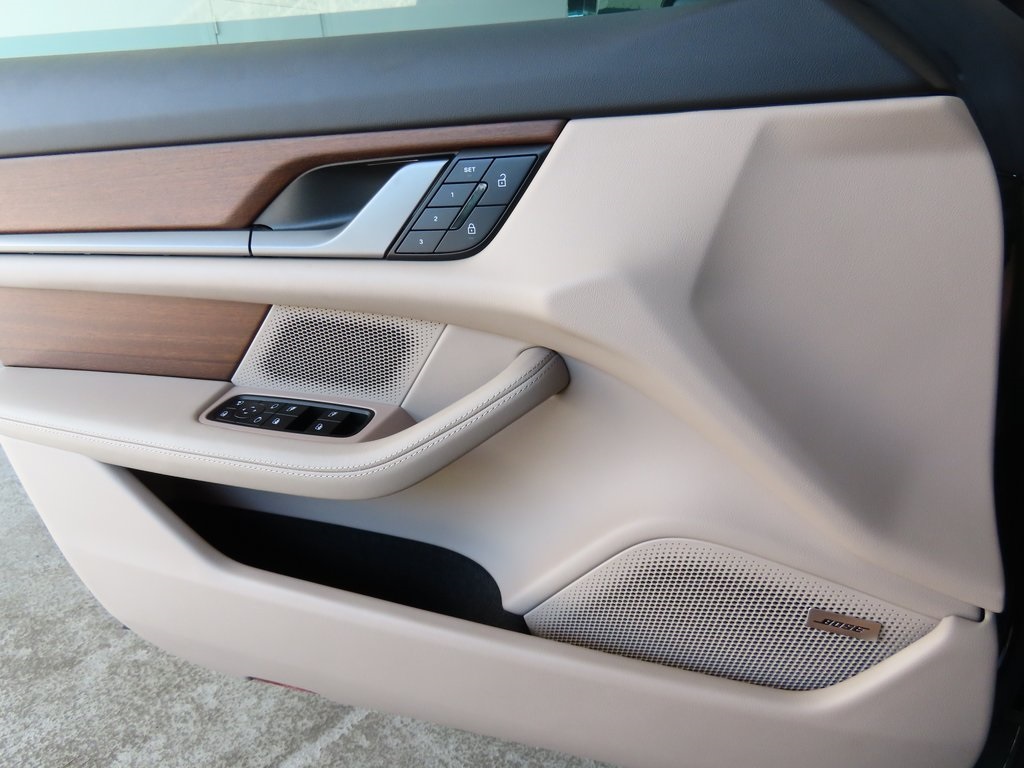 2025 Porsche Taycan 4S photo 41