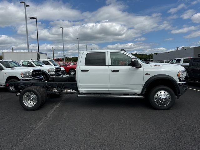 2024 Ram 4500 Tradesman photo 2