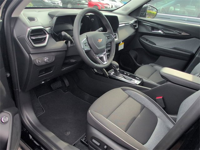 2026 Chevrolet Trailblazer LT photo 2