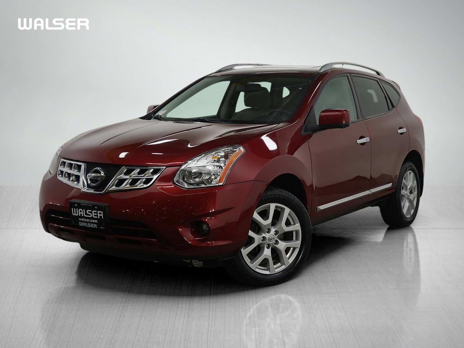 2013 Nissan Rogue SV's photo