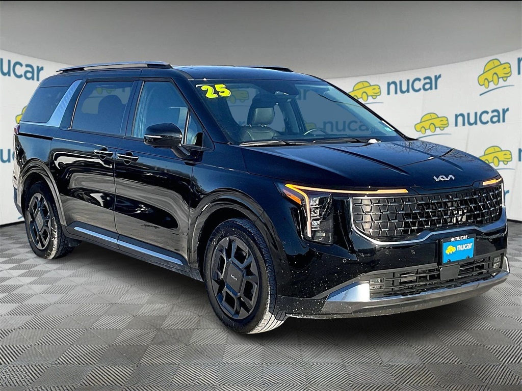 2025 Kia Carnival SX's photo