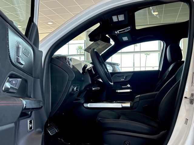 2025 Mercedes Benz EQB 350 4MATIC photo 14