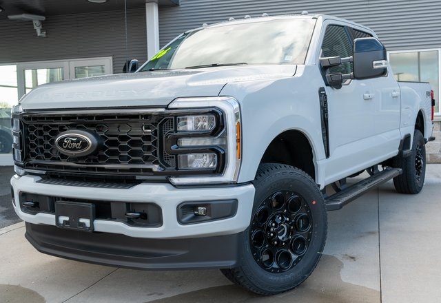 2026 Ford F-350 Super Duty Lariat's photo