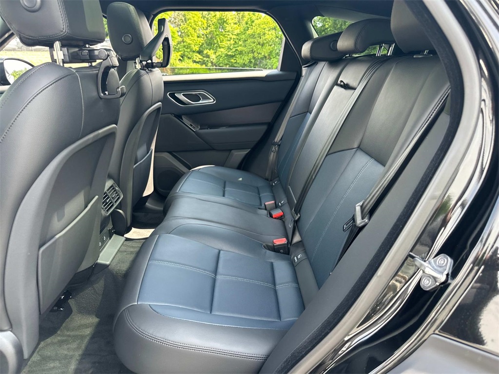 2026 Land Rover Range Rover Velar SE photo 5