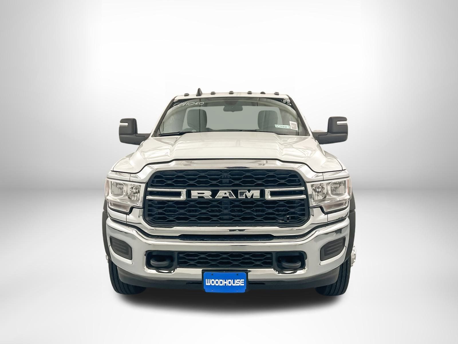 2024 Ram 5500 Tradesman photo 2
