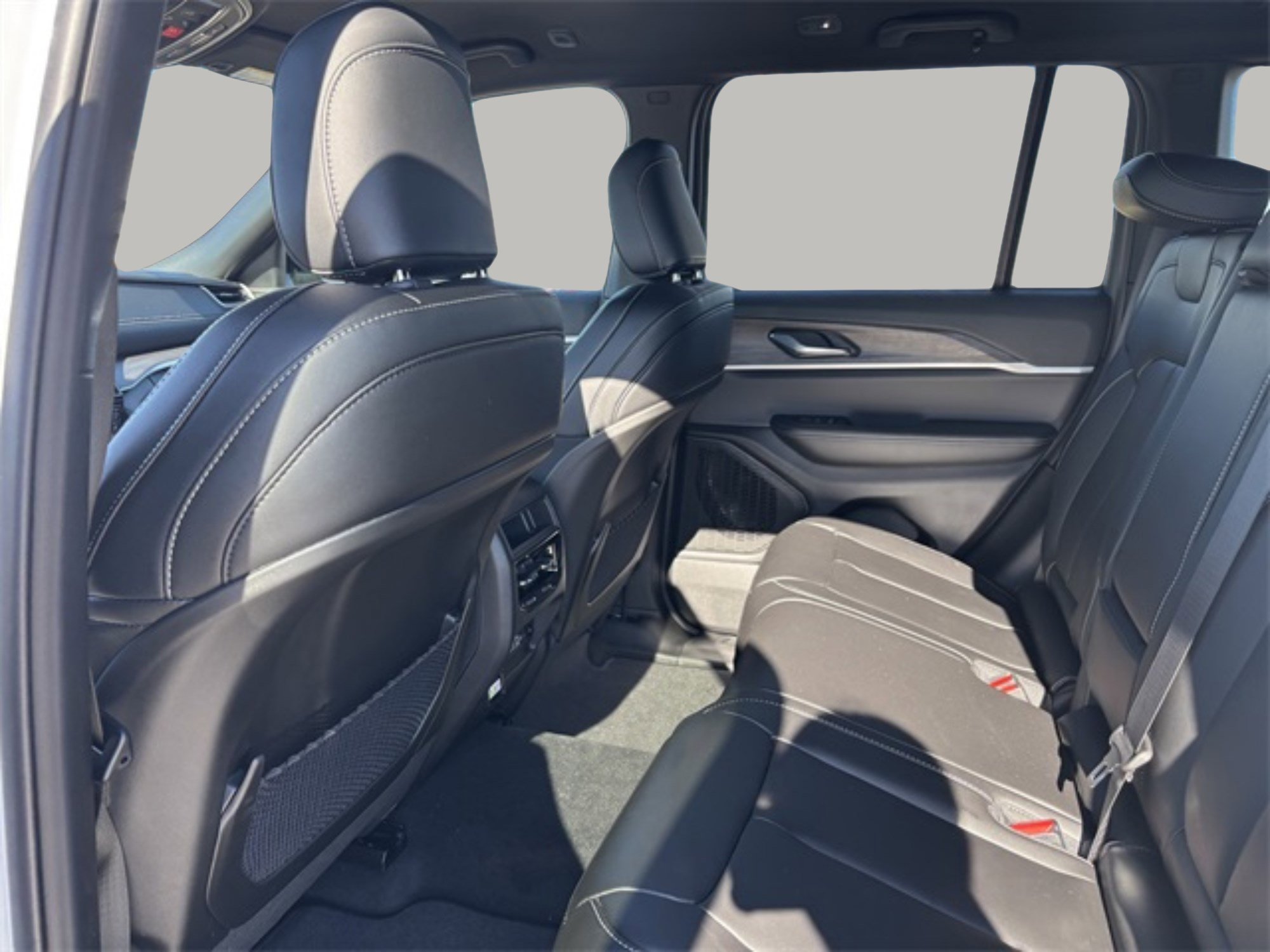 2025 Jeep Grand Cherokee Limited photo 29