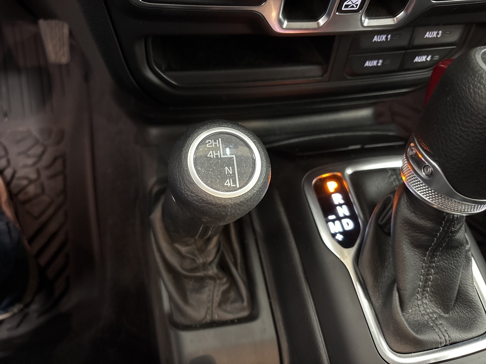 2020 Jeep Gladiator Sport photo 16