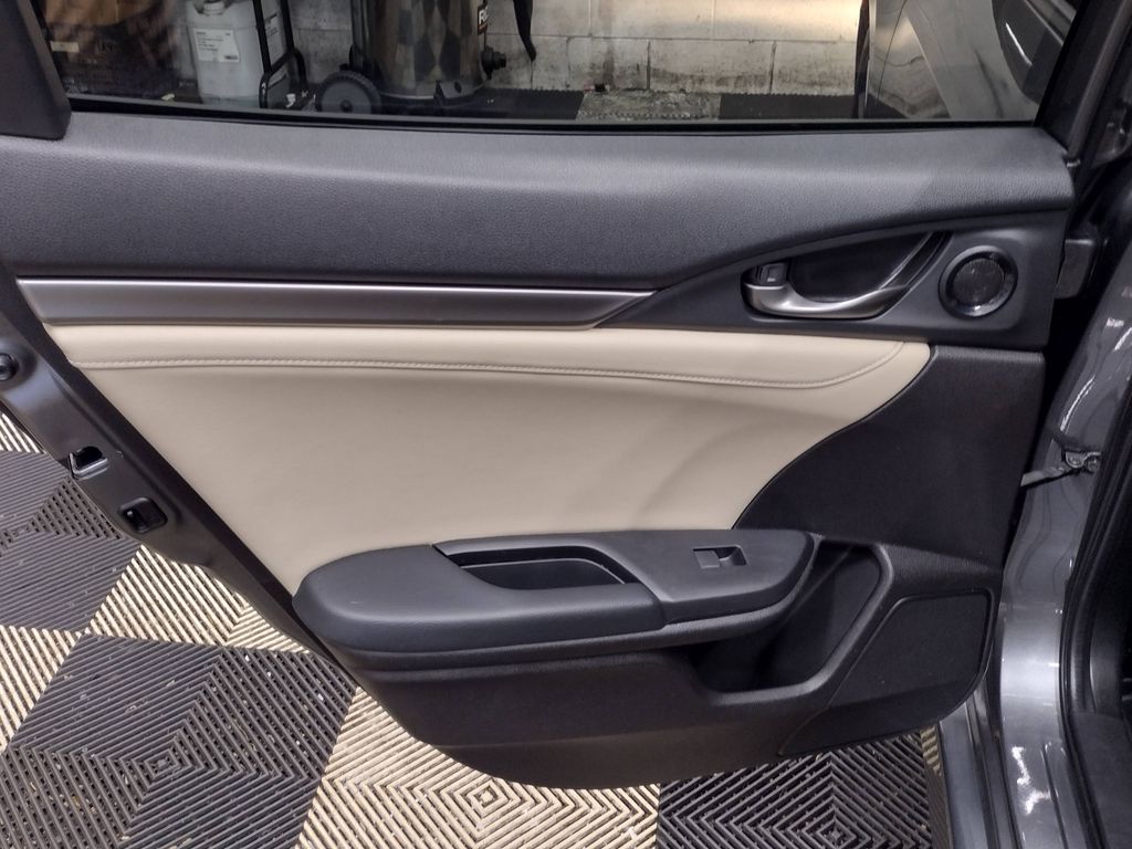 2020 Honda Civic EX-L photo 23