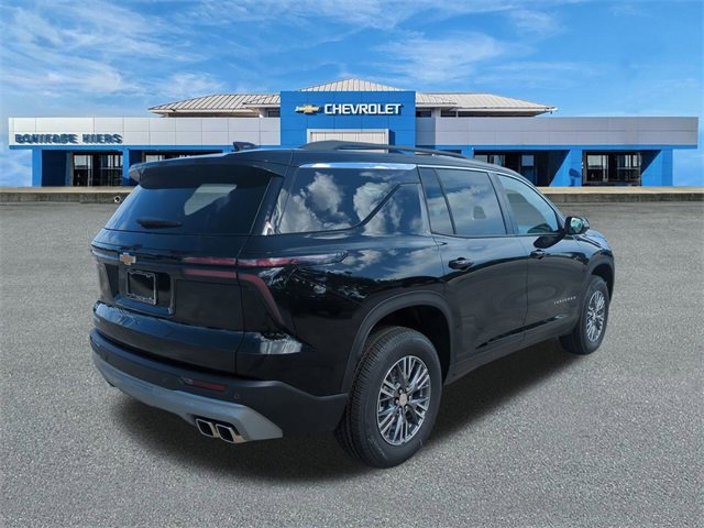 2026 Chevrolet Traverse photo 2