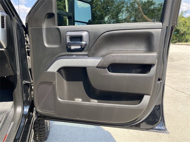 2018 Chevrolet Silverado 2500HD LT photo 24