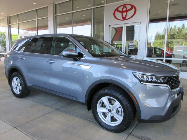 2022 Kia Sorento LX photo 3